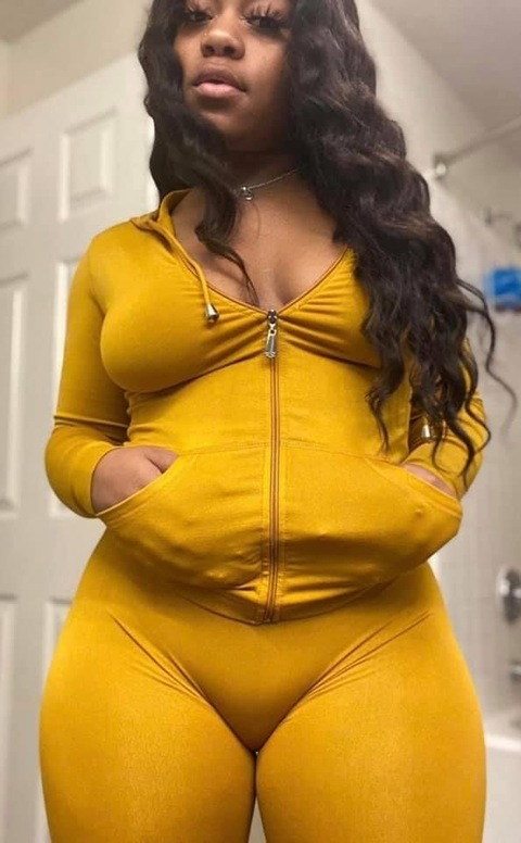 ashmarie24 onlyfans leaked picture 2