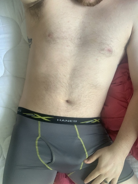 averagebod1990 onlyfans leaked picture 2