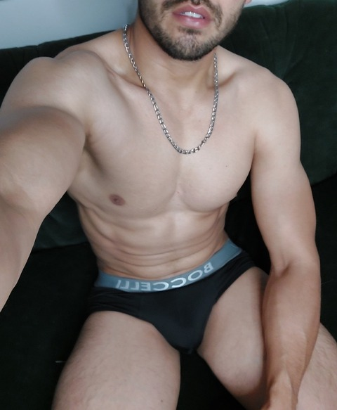 carloscl onlyfans leaked picture 1