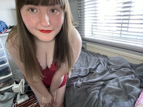 caroline_annxx onlyfans leaked picture 1