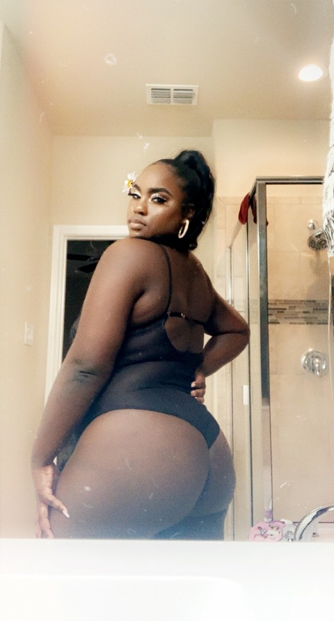 chocolategodess24 onlyfans leaked picture 1