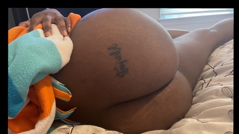 chocolatepeach97 onlyfans leaked picture 2
