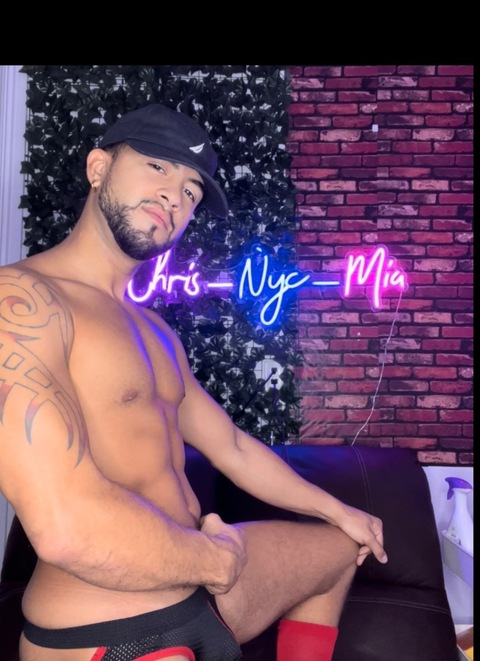 chrisnycmia onlyfans leaked picture 2