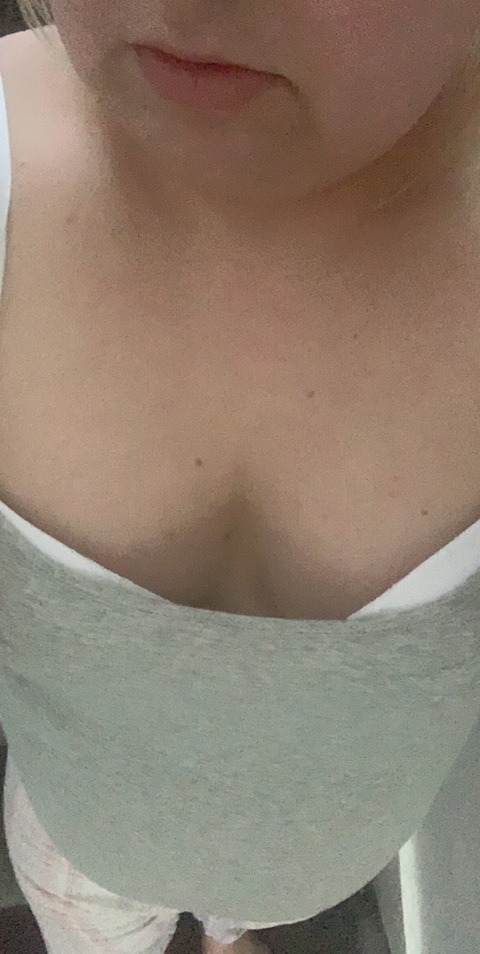 clairejd90 onlyfans leaked picture 2