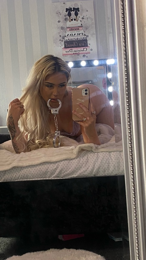 cloemonroe onlyfans leaked picture 1