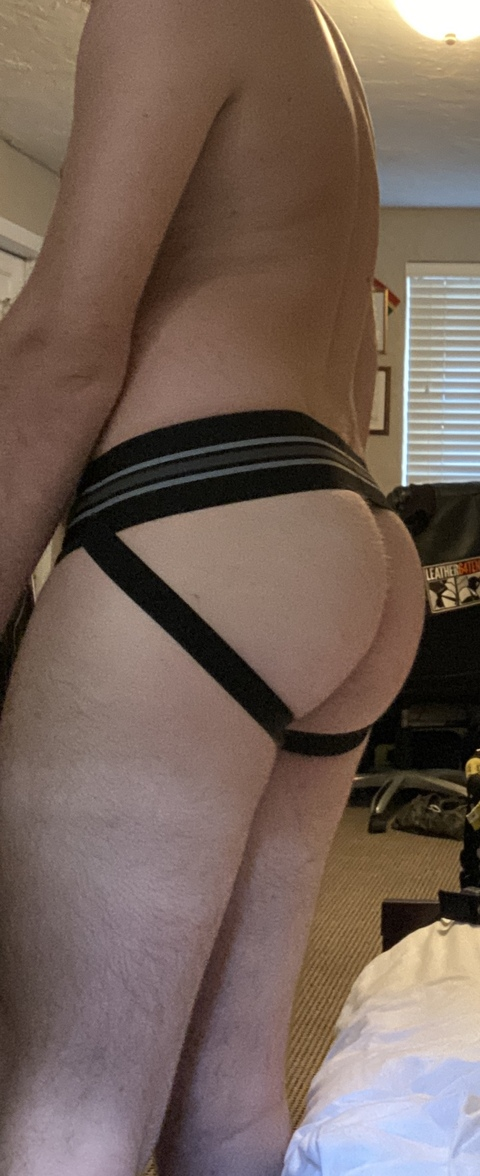 colbyleatherotter onlyfans leaked picture 1