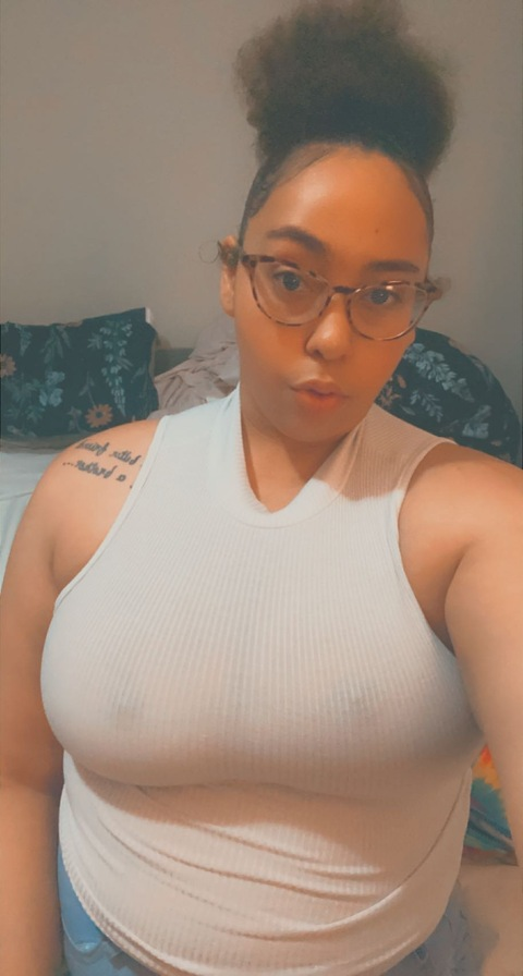 curlysuee22 onlyfans leaked picture 1