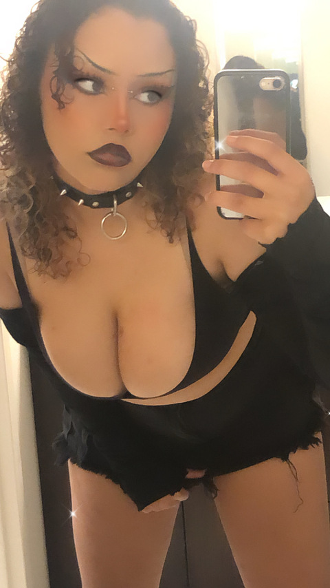 cutewh0re onlyfans leaked picture 2