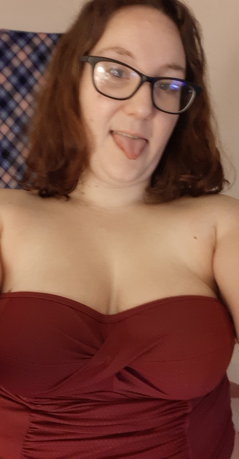 dabbingmommy onlyfans leaked picture 2