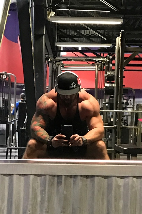 daddygymrat onlyfans leaked picture 2