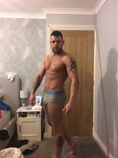 danny_h411iday onlyfans leaked picture 1