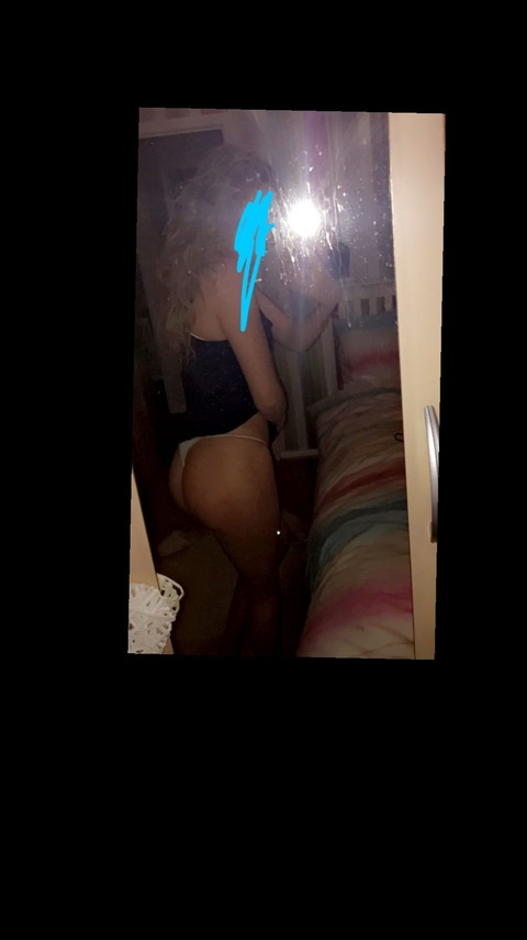 ellierxoxo onlyfans leaked picture 1