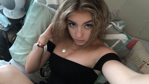 emmavpng onlyfans leaked picture 1