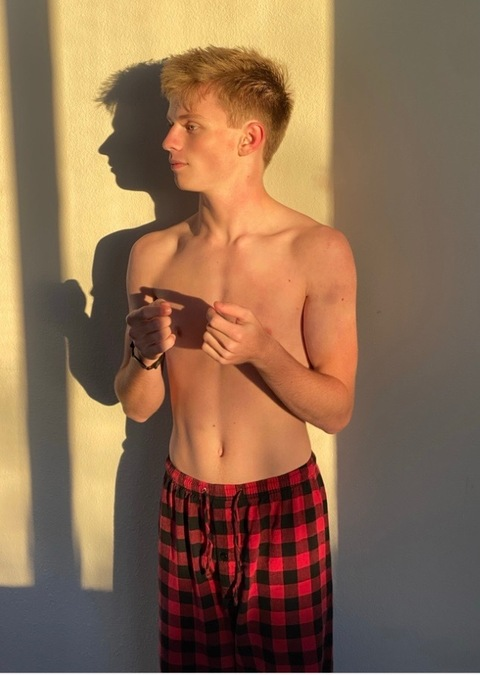 evanwells onlyfans leaked picture 1