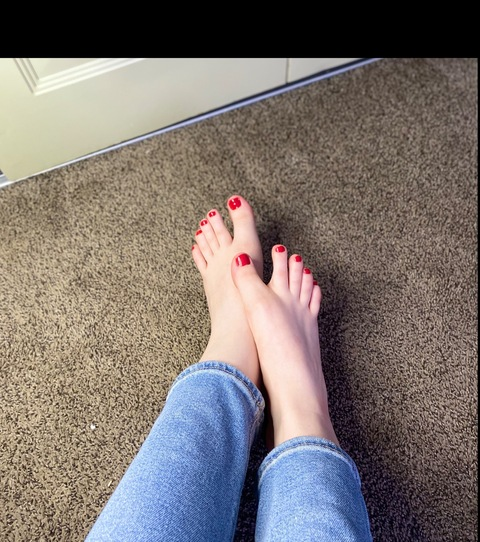 feet.guurl onlyfans leaked picture 2