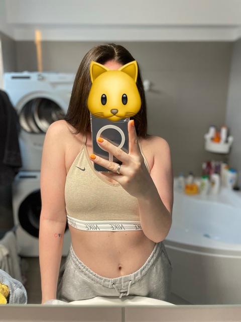 goldenflower031211 onlyfans leaked picture 2