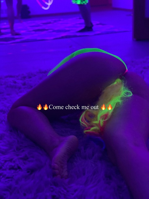 happyfeet882 onlyfans leaked picture 2