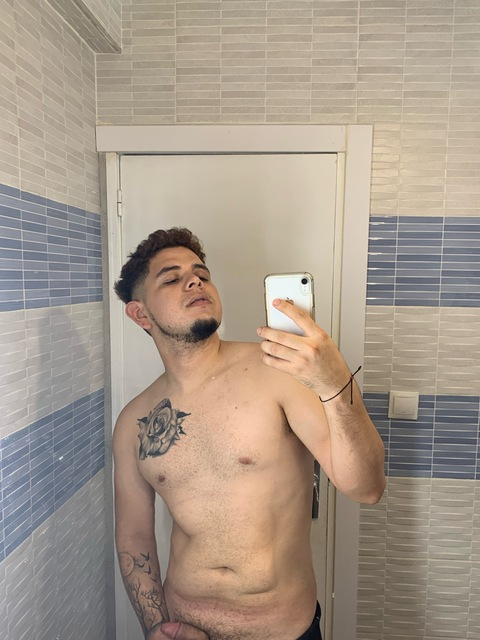 irvinchavez543 onlyfans leaked picture 1