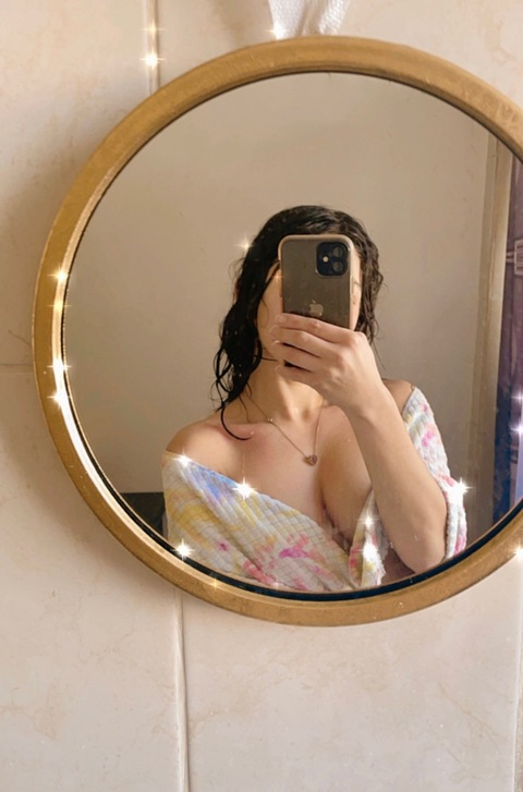 lepetitpolly onlyfans leaked picture 2