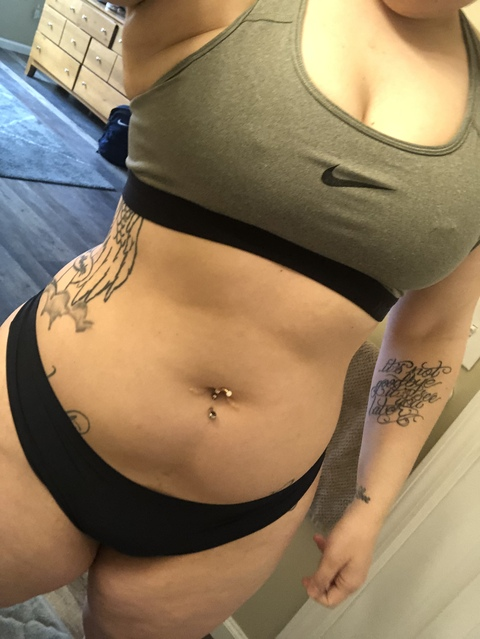 llysa223 onlyfans leaked picture 2