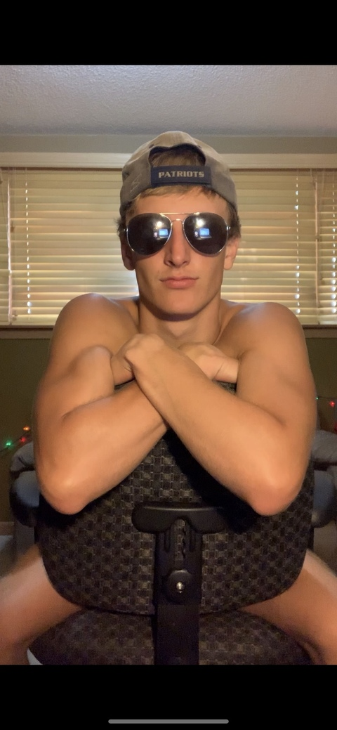 loganwall onlyfans leaked picture 2