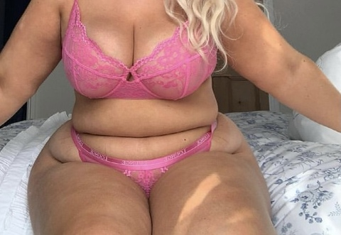 lolaatheebunnyy onlyfans leaked picture 1