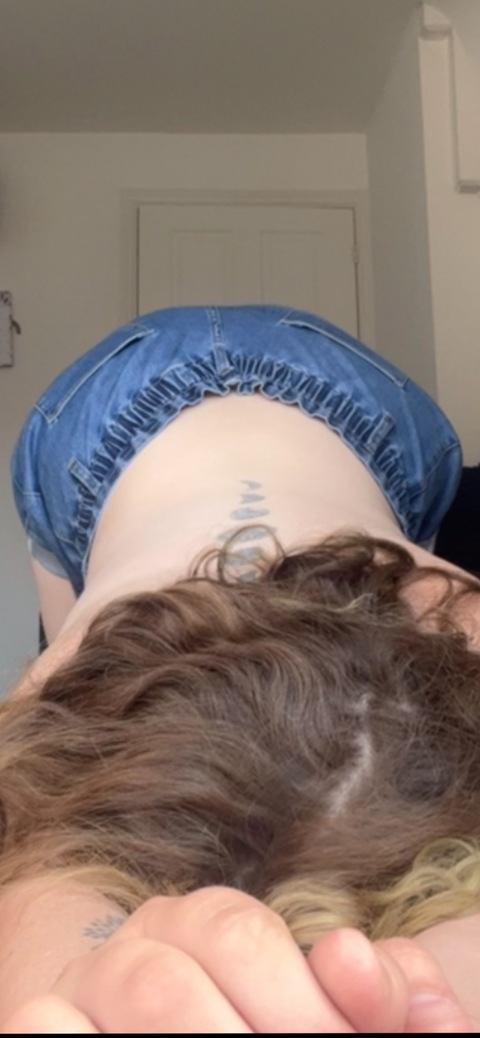 lolablue22 onlyfans leaked picture 2
