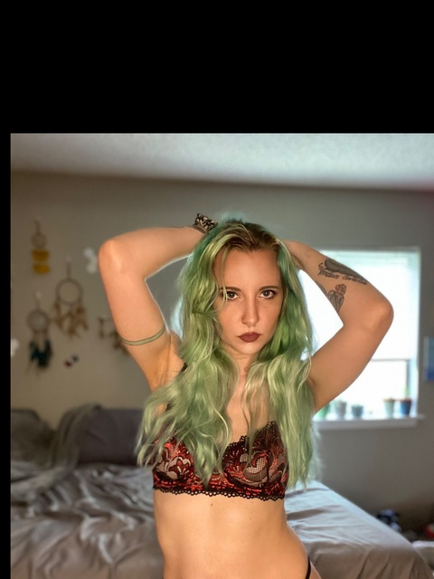 lov3mily onlyfans leaked picture 1