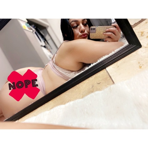 lovelyally710 onlyfans leaked picture 1