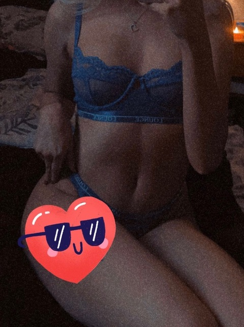 lucy756 onlyfans leaked picture 1