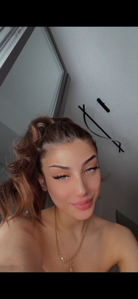 ludovica_00 onlyfans leaked picture 2