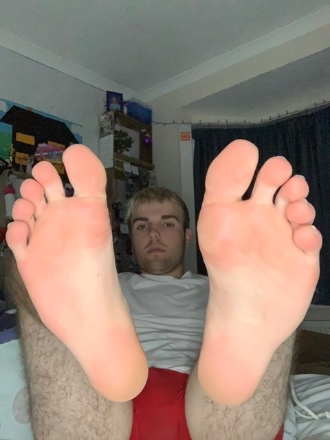lukeyboi19 onlyfans leaked picture 2