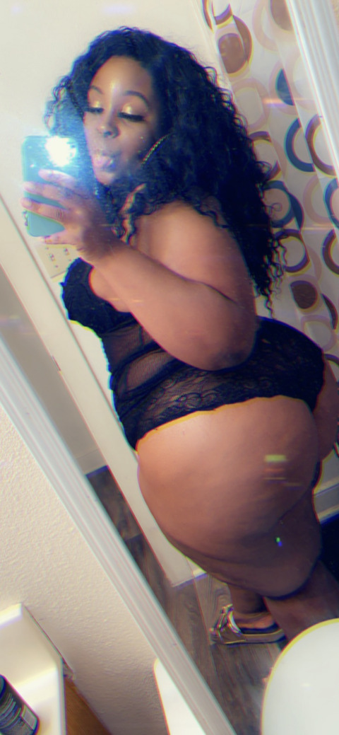 lustfulcurves1 onlyfans leaked picture 1