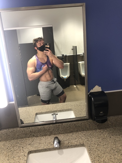 majorpectoralis onlyfans leaked picture 1