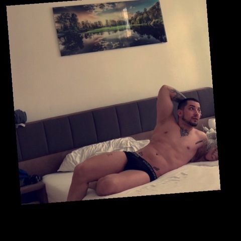 maleboysrb93 onlyfans leaked picture 2