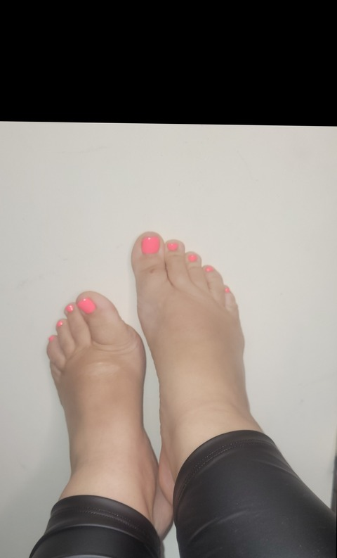 minifeet5 onlyfans leaked picture 1