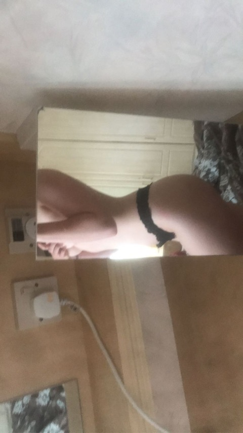 misscreamylips onlyfans leaked picture 2