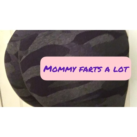 mommyfartsalot onlyfans leaked picture 1