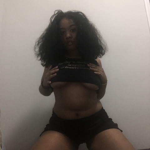 mommym1lk3rs onlyfans leaked picture 1