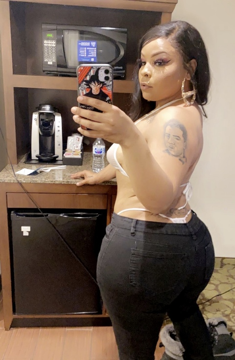 monetxxxcurves onlyfans leaked picture 1