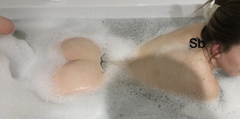 naughtywife29 onlyfans leaked picture 1