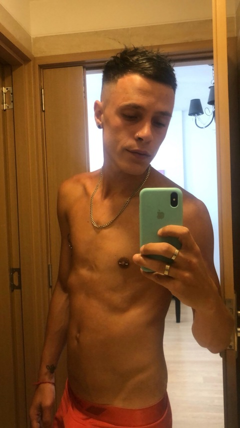 ninorhlm27 onlyfans leaked picture 1