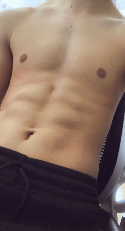 noelpresnic onlyfans leaked picture 1