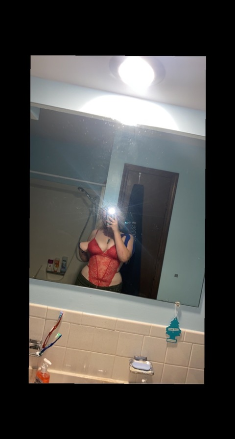 oliviah061262 onlyfans leaked picture 2