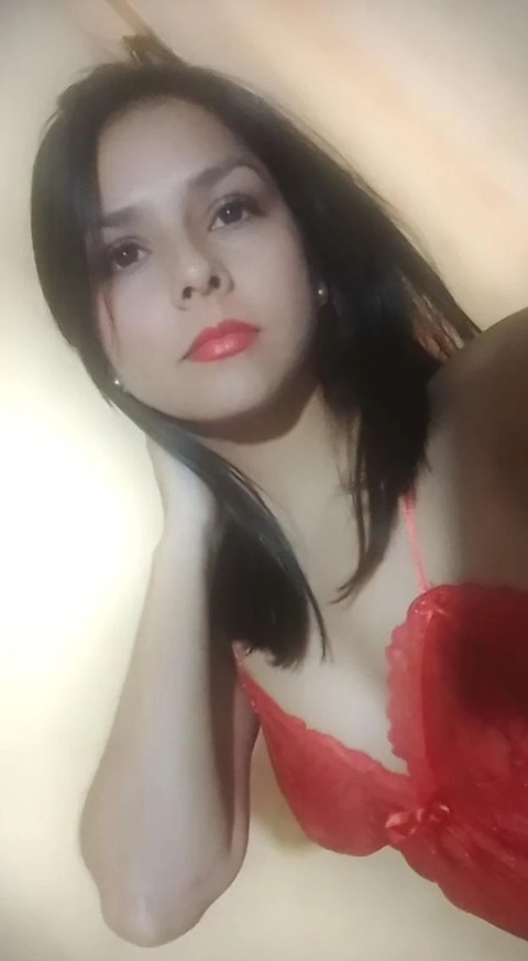 penelope1986 onlyfans leaked picture 2