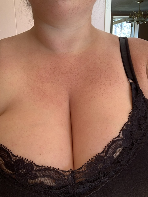 pitbullmama1985 onlyfans leaked picture 2
