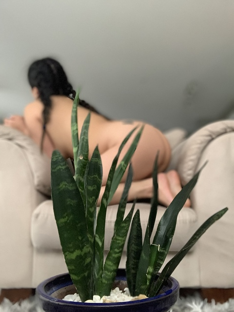 plantmommy onlyfans leaked picture 1