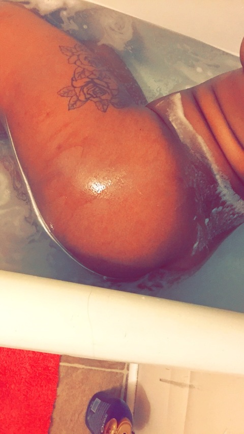 queencakeyy onlyfans leaked picture 1