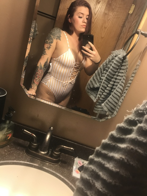 raelove onlyfans leaked picture 2