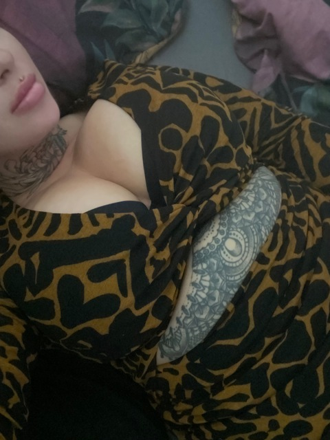 reallifeofgemrose onlyfans leaked picture 2